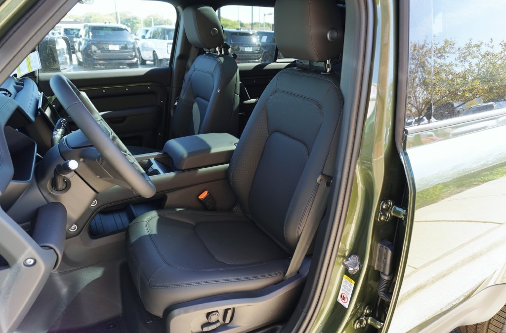 New 2026 Woolstone Green Land Rover S image 13