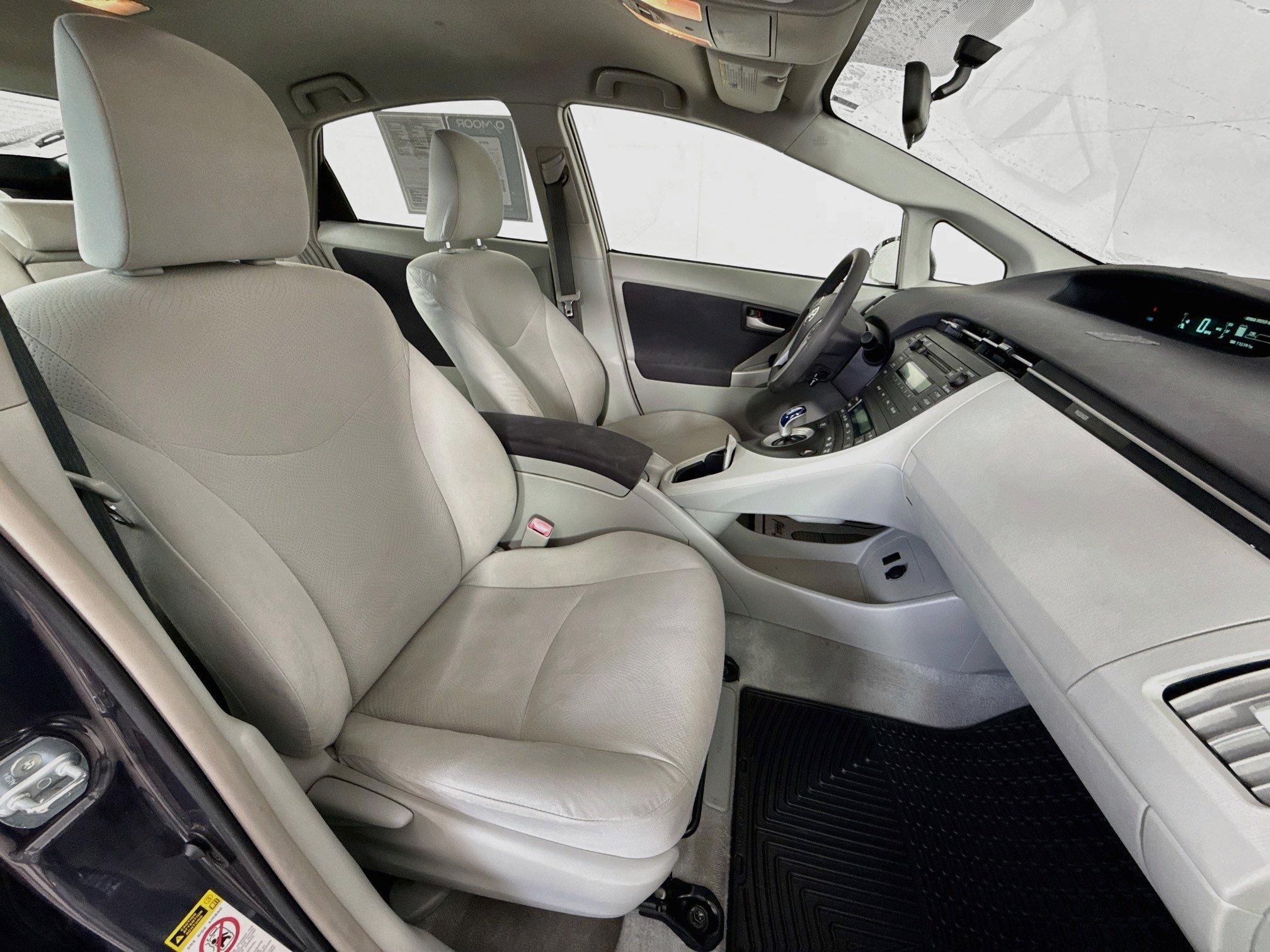 Used 2010 Winter Gray Metallic Toyota II image 24