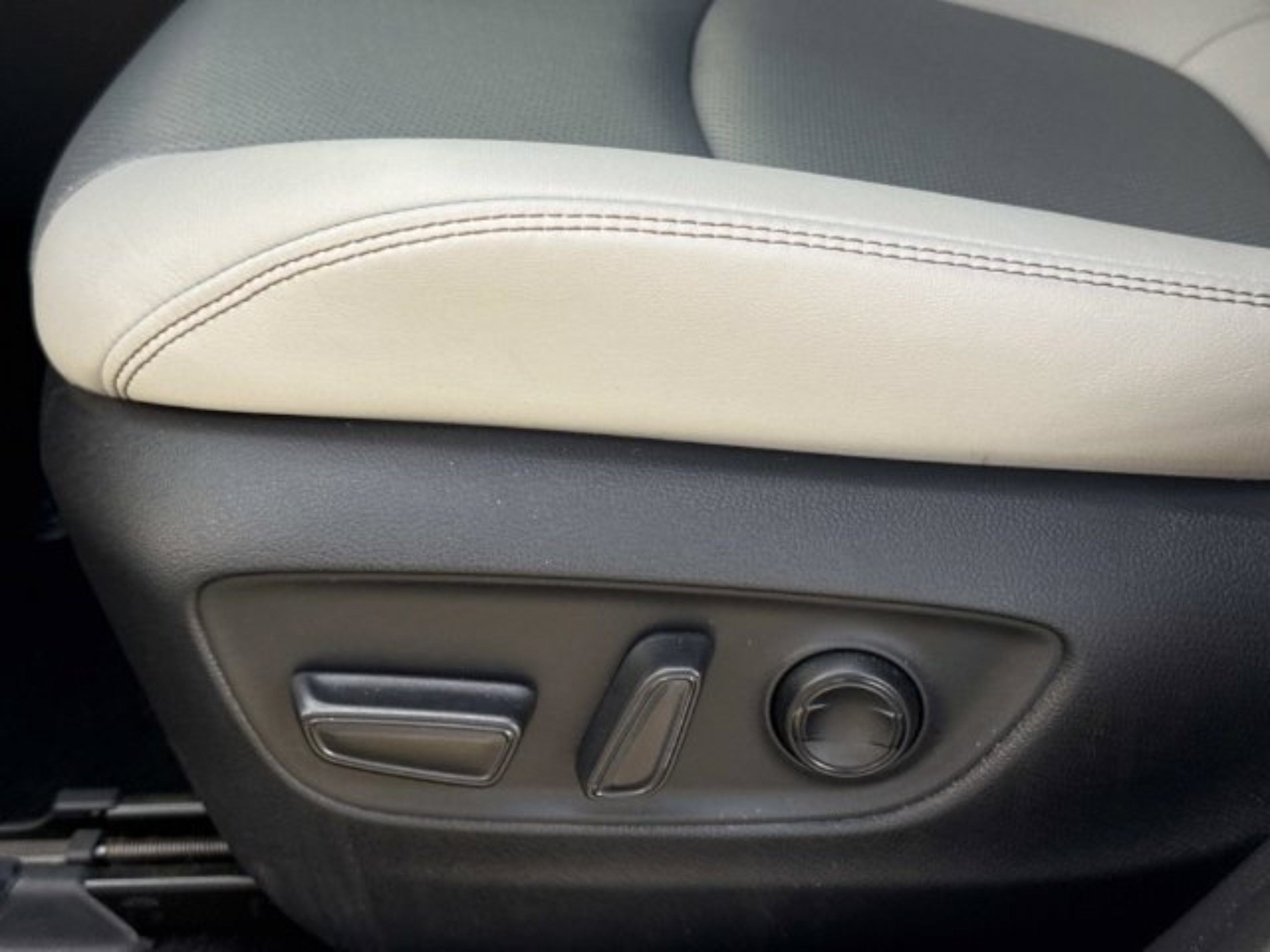 2024 Toyota RAV4 Limited - Photo 15
