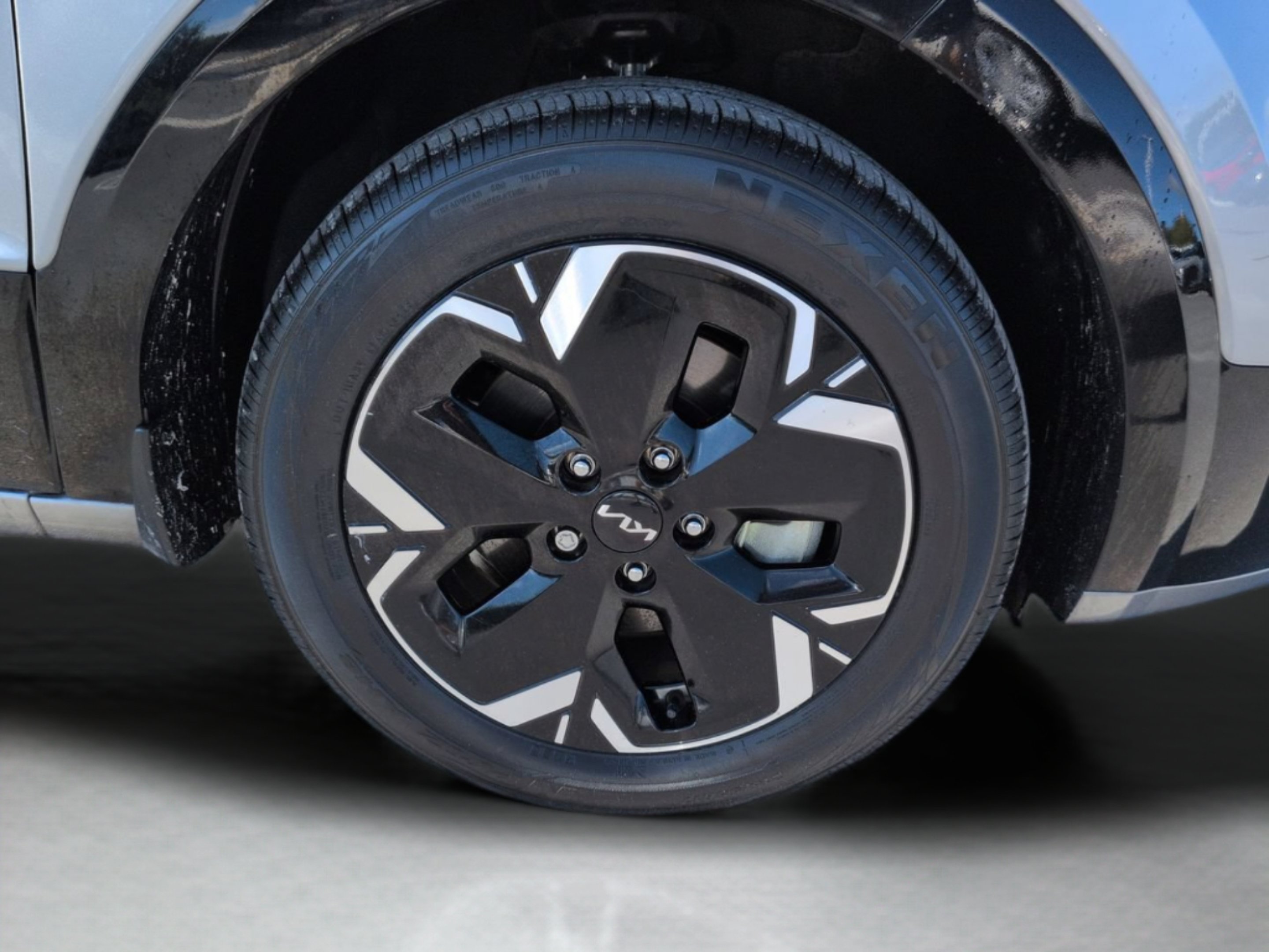 Certified Used 2023 Steel Gray Kia Wind image 31