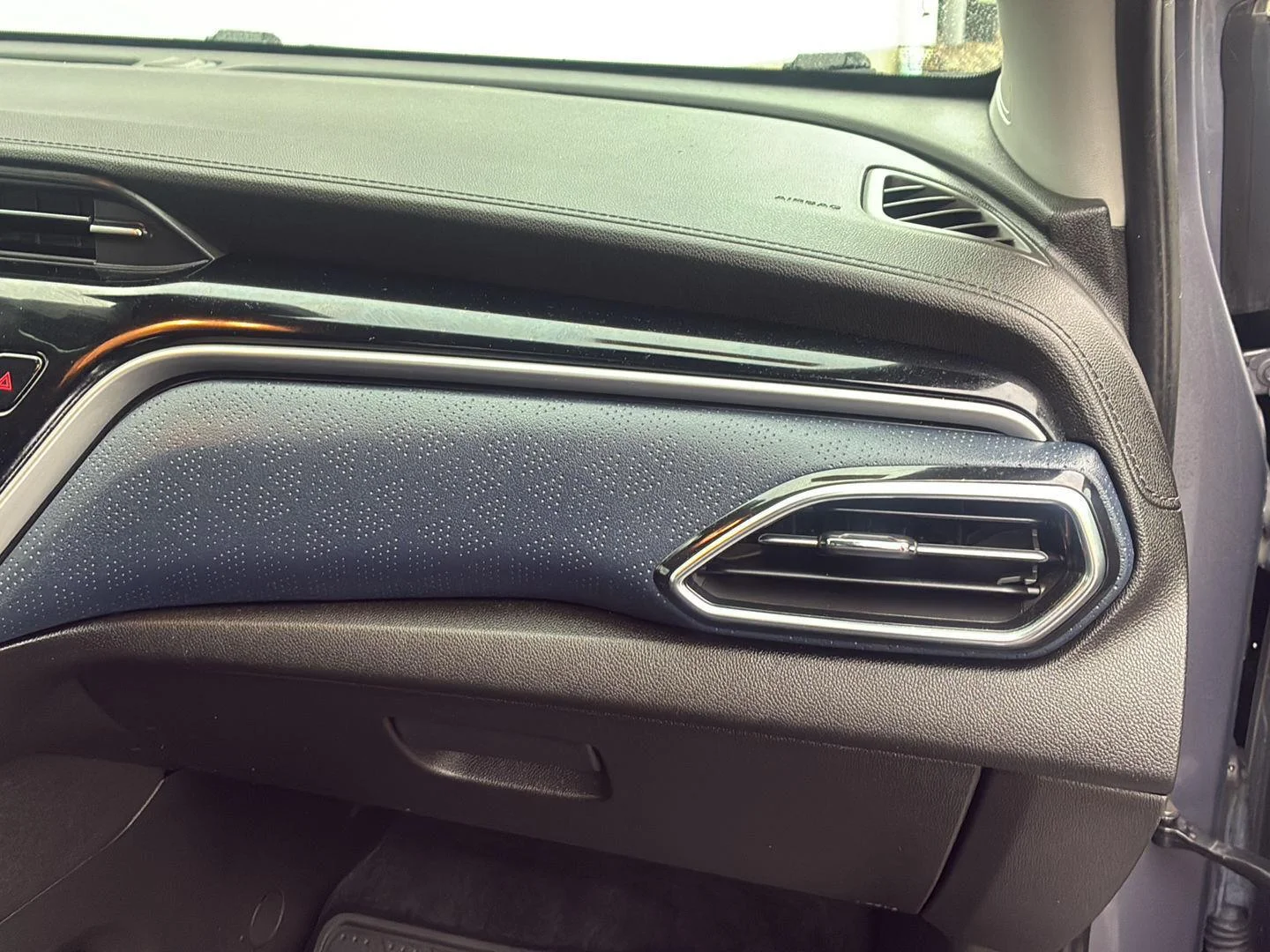 Used 2022 Gray Ghost Metallic Chevrolet Premier image 11
