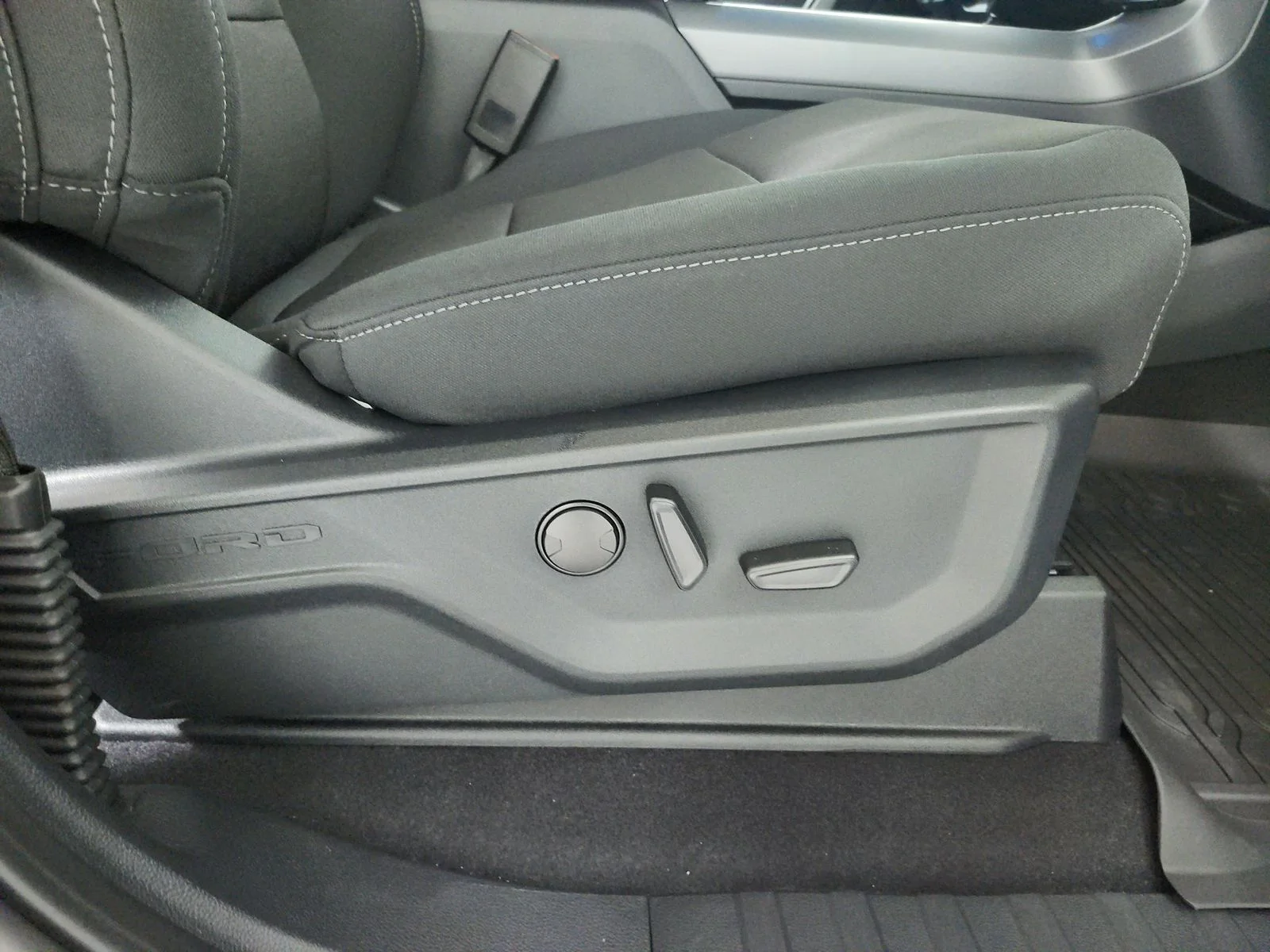 New 2026 Agate Black Metallic Ford XLT image 36