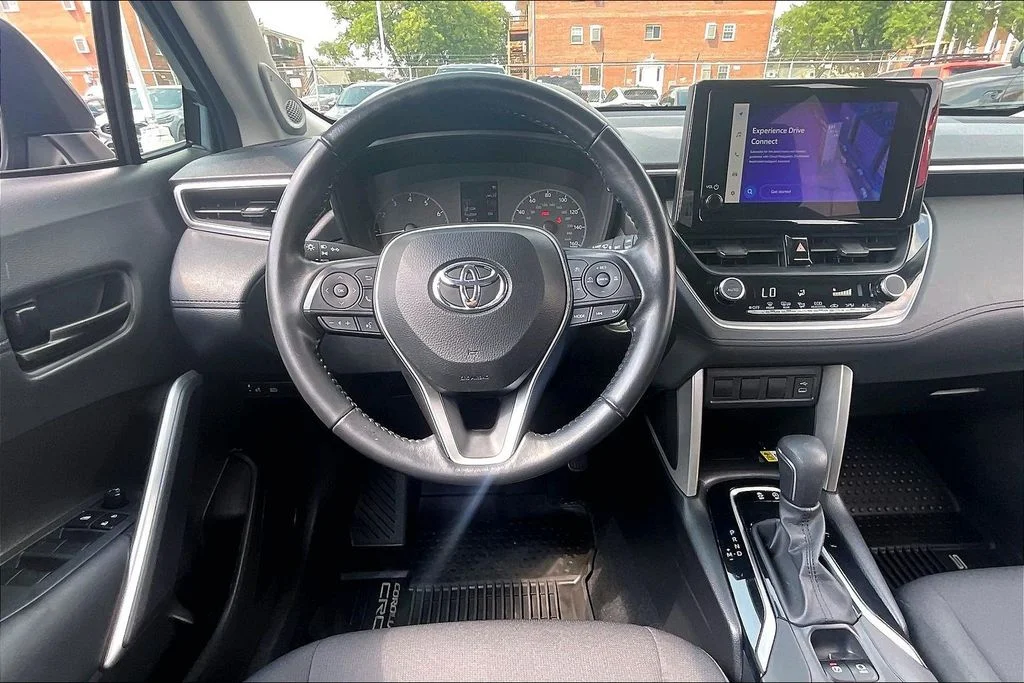 Used 2023  Toyota LE image 4