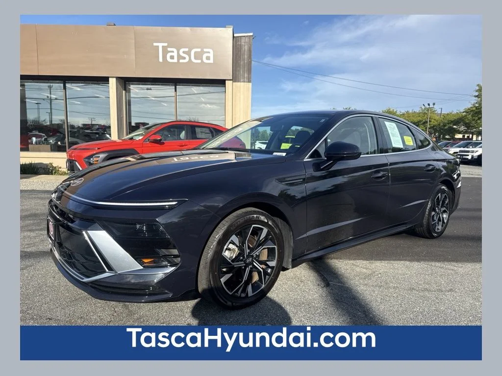 Used 2024 Blue Hyundai SEL image 1