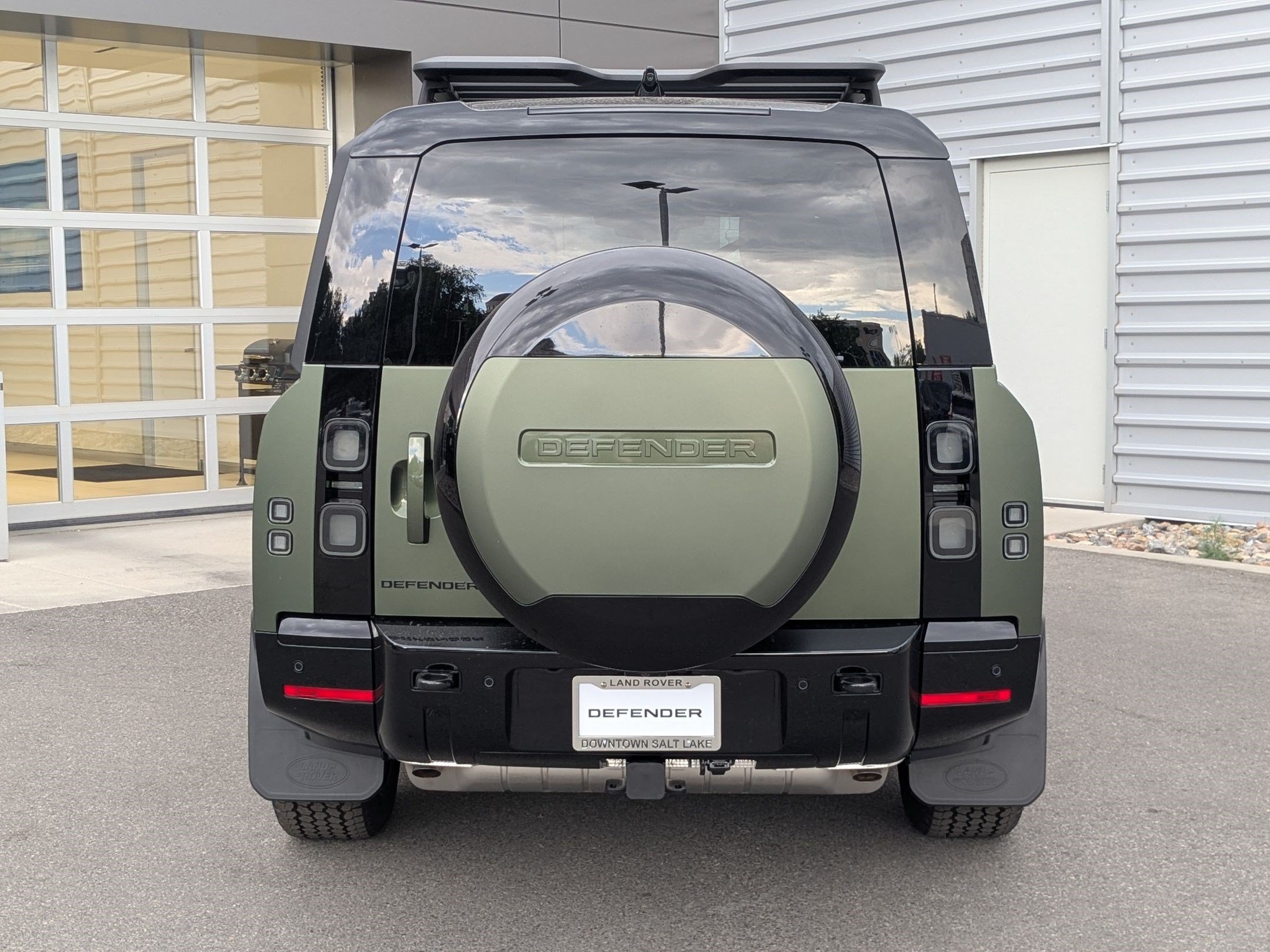 New 2026 Woolstone Green Land Rover P400 X-Dynamic SE image 7
