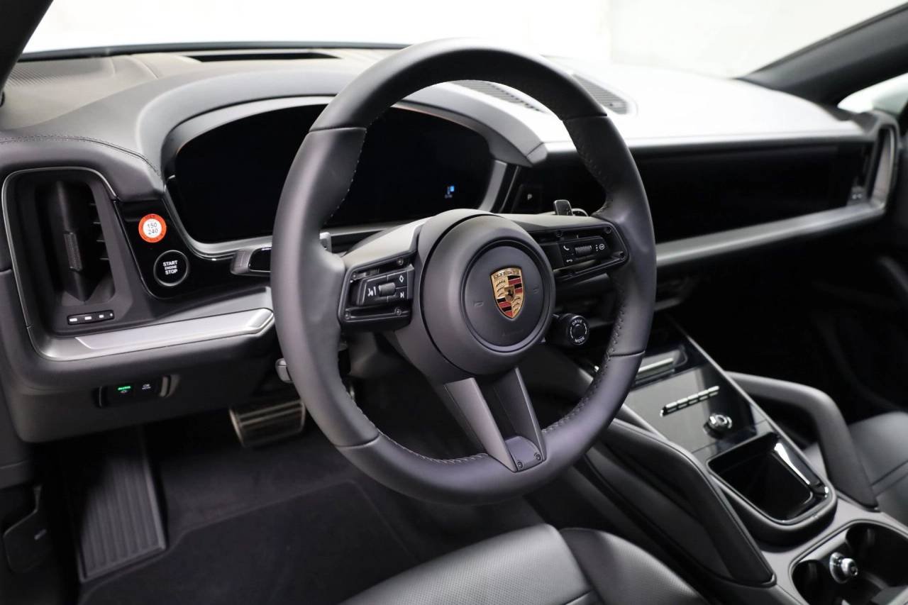 New 2026 White Porsche Coupe image 4
