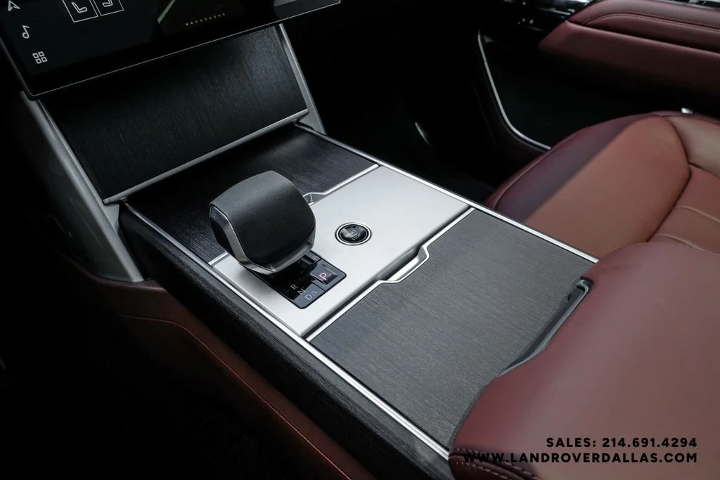 New 2026 Fuji White Land Rover SE image 30