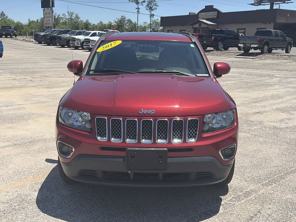 Used 2017 Red Jeep Latitude image 9