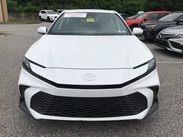Certified Used 2025 Ice Cap Toyota SE image 3