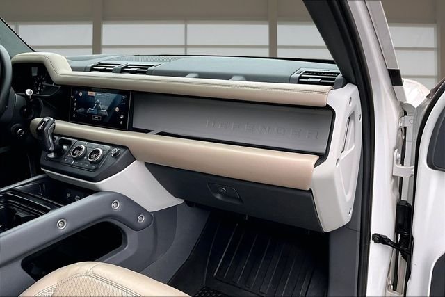 Used 2020 White Land Rover HSE image 16