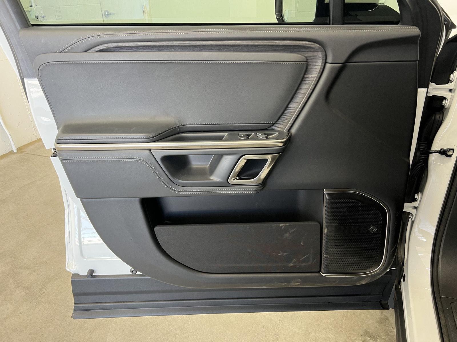 2023 Rivian R1S Adventure - Photo 11