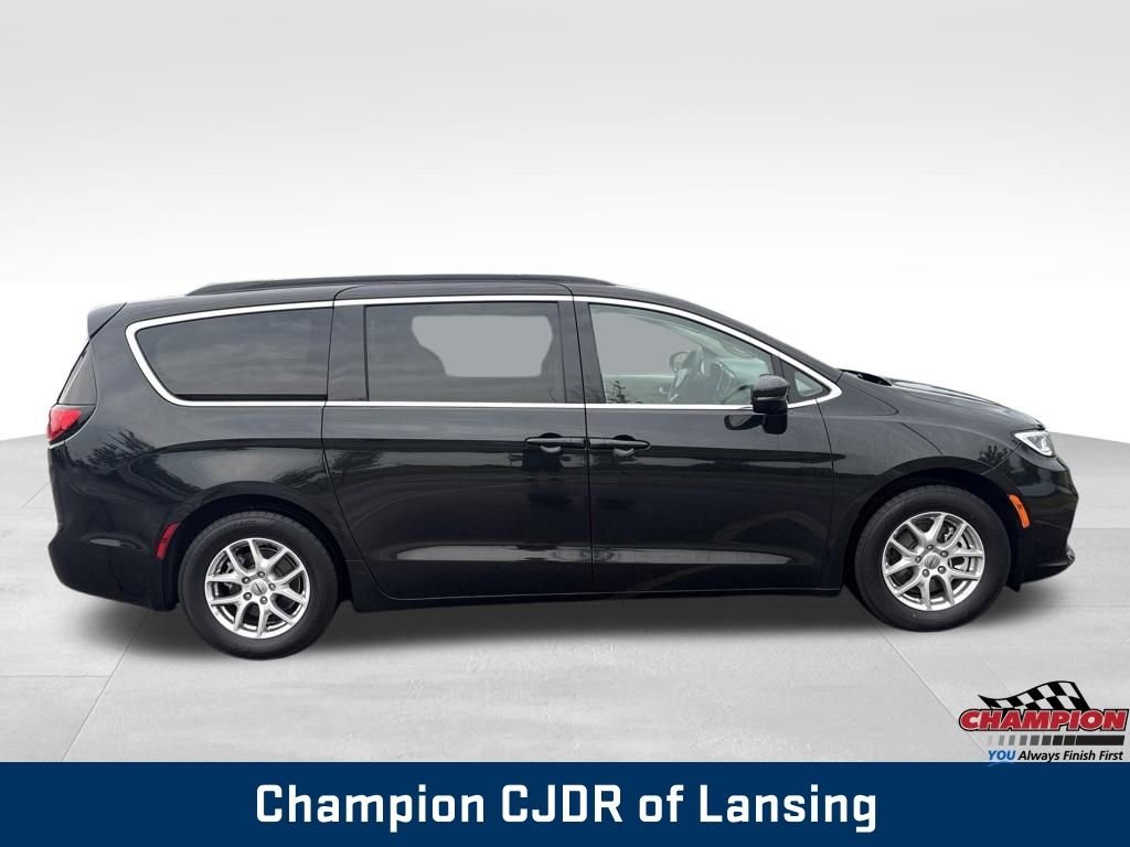 Used 2022 Black Chrysler Touring L image 9