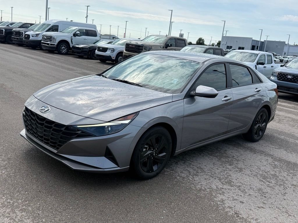 Used 2023 Gray Hyundai SEL image 21