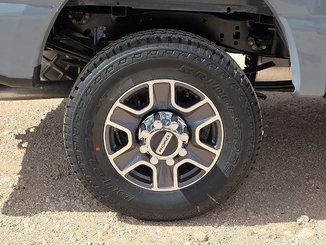 New 2026 Glacier Gray Metallic Tri-Coat Ford F-250® Lariat® image 38