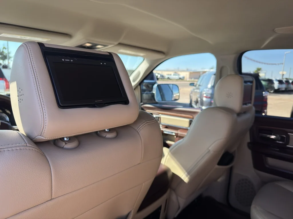 Used 2013 Bright White Clearcoat Ram Laramie image 16
