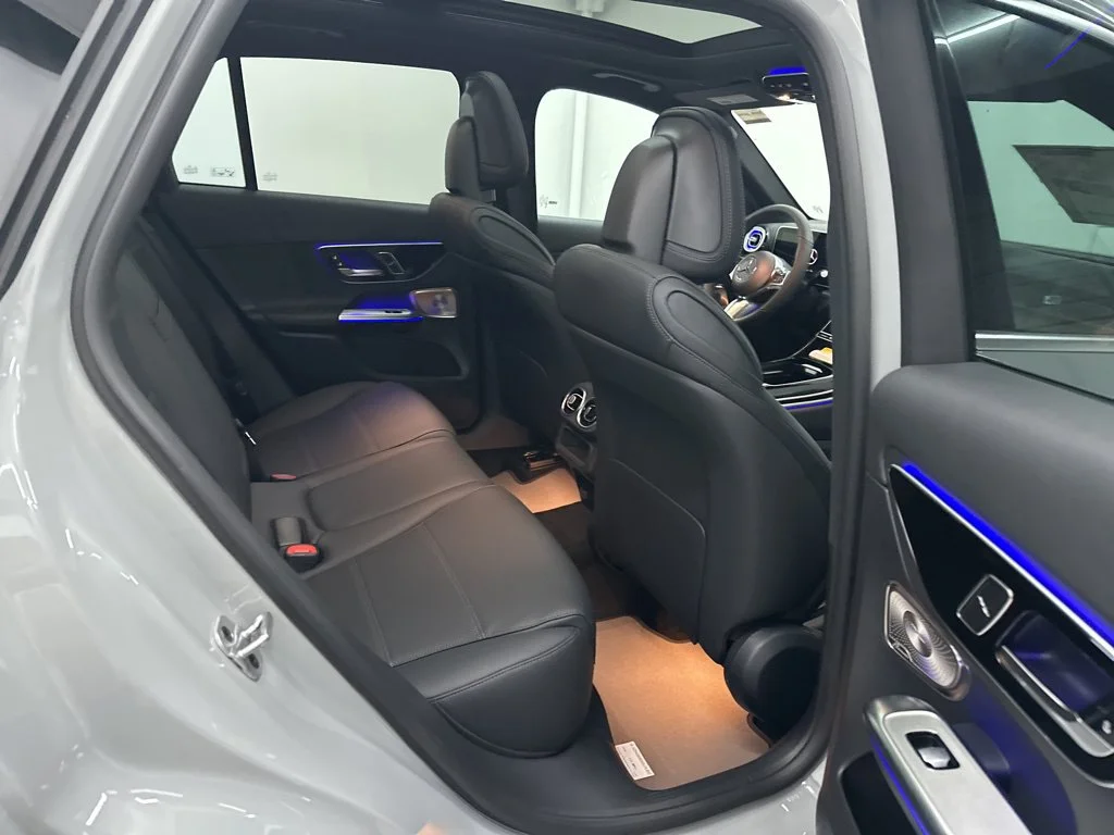 Used 2026 White Mercedes-Benz GLC 300 image 24