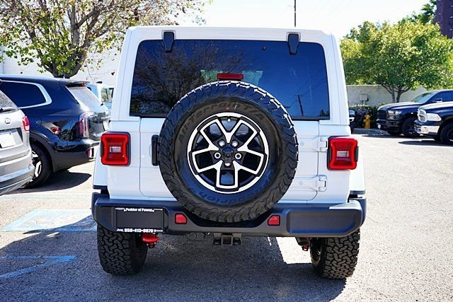 New 2026 Bright White Clear-Coat Exterior Paint Jeep Rubicon image 11