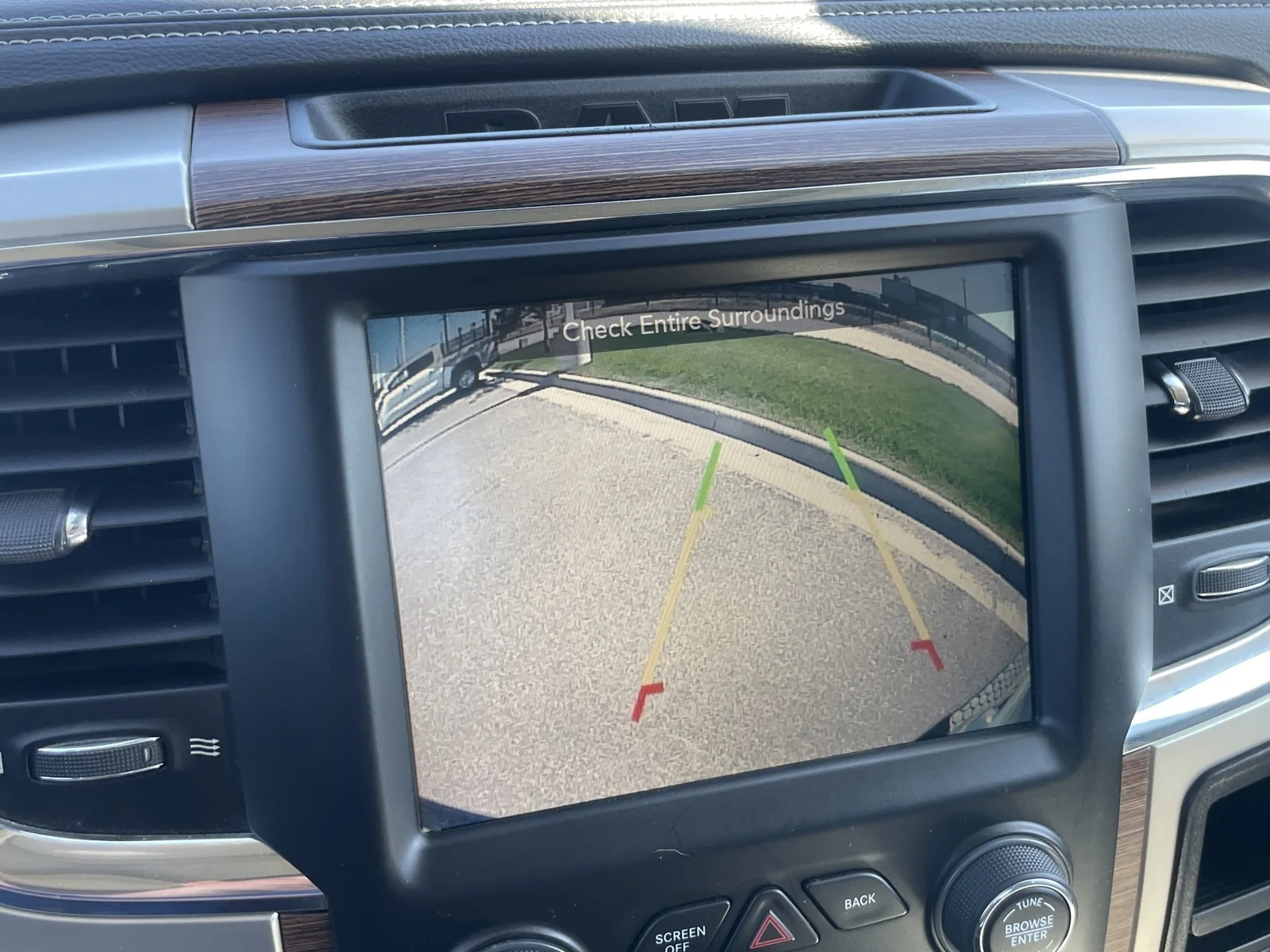 Used 2016 Pearl White Ram Laramie image 21