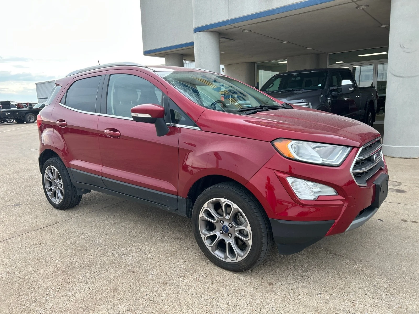 Used 2018 Ruby Red Metallic Tinted Clearcoat Ford Titanium image 3