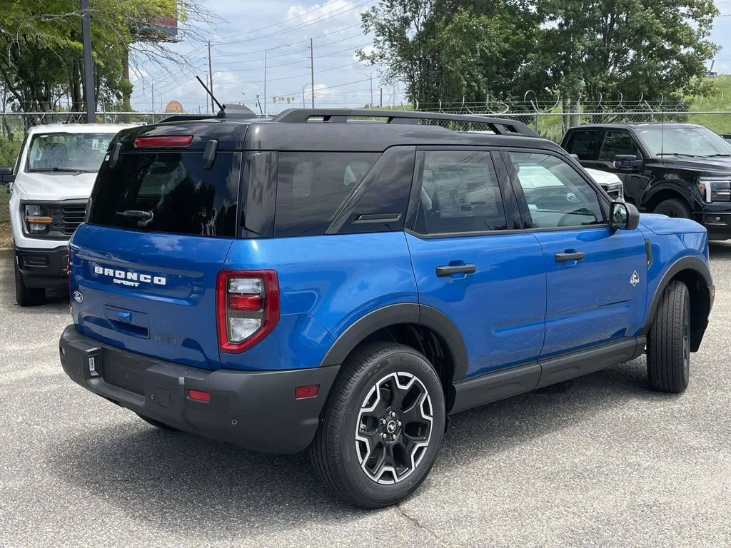 New 2026 Blue Ford Outer Banks image 3