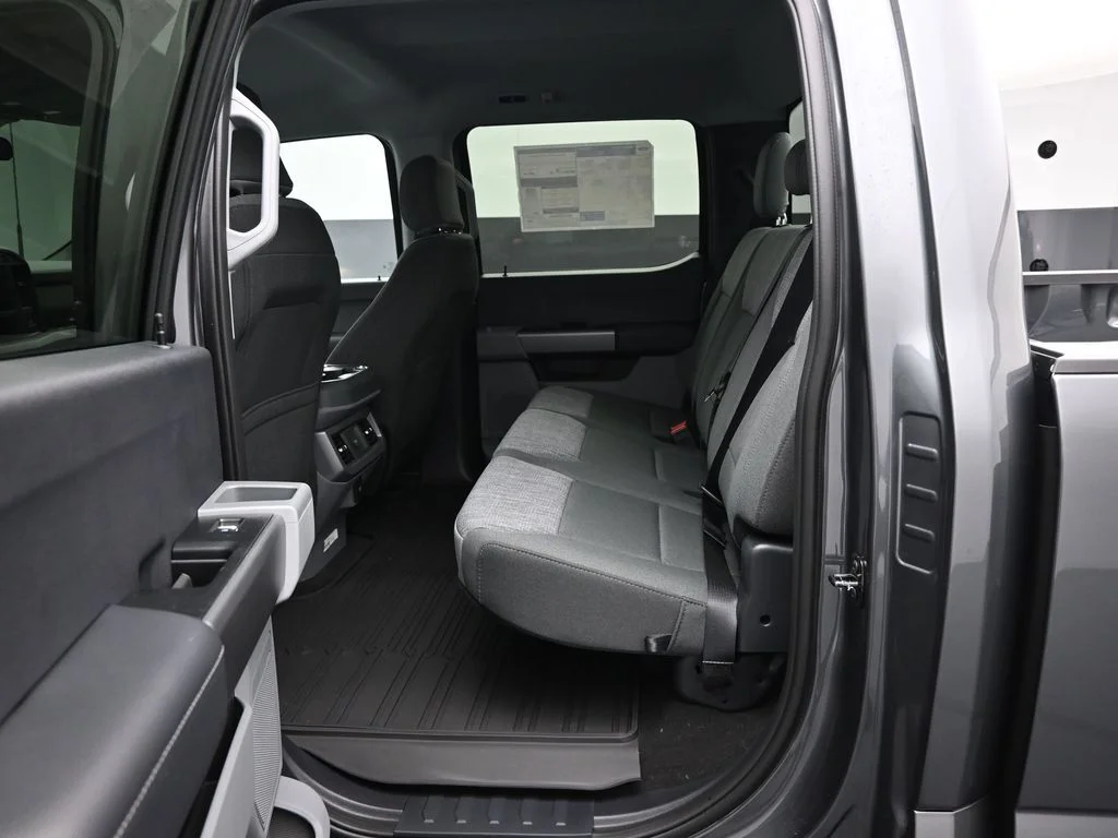 New 2026 Carbonized Gray Metallic Ford XLT image 18