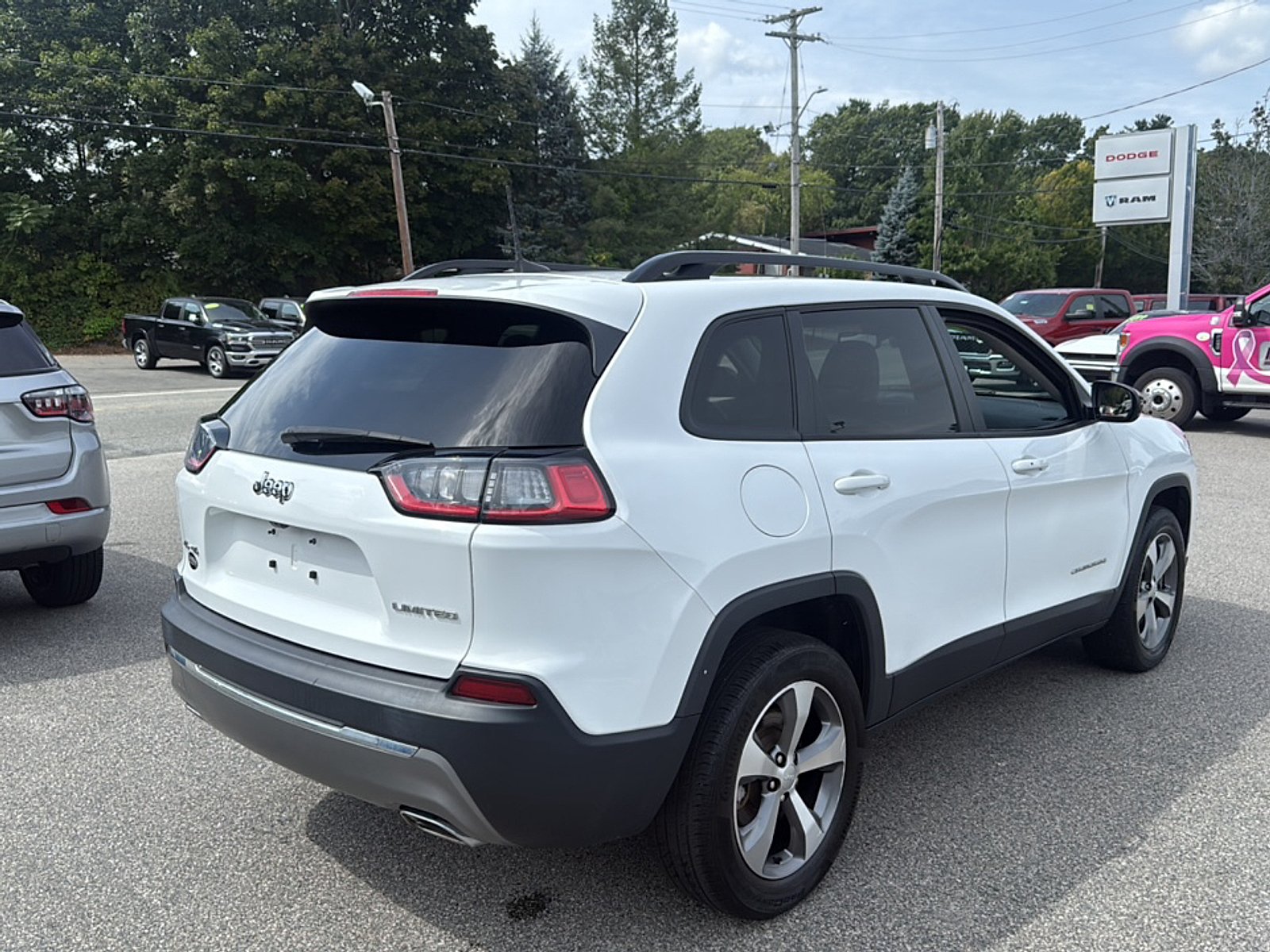 Used 2022 Bright White Clearcoat Jeep Limited 4x4 image 5