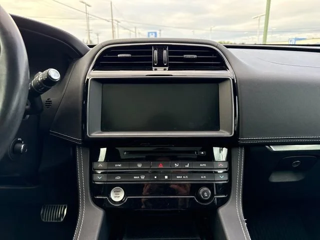 Used 2019 Fuji White Jaguar S image 22