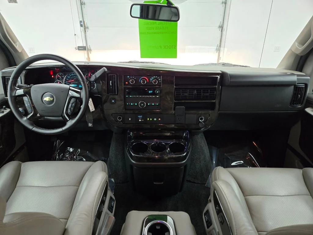 Used 2023 Birch Chevrolet Explorer Limited SE image 2
