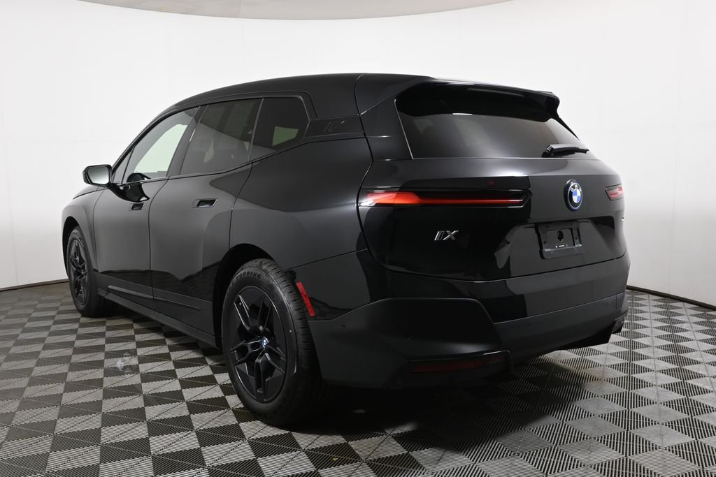 Certified Used 2024 Black Sapphire Metallic BMW xDrive50 image 5