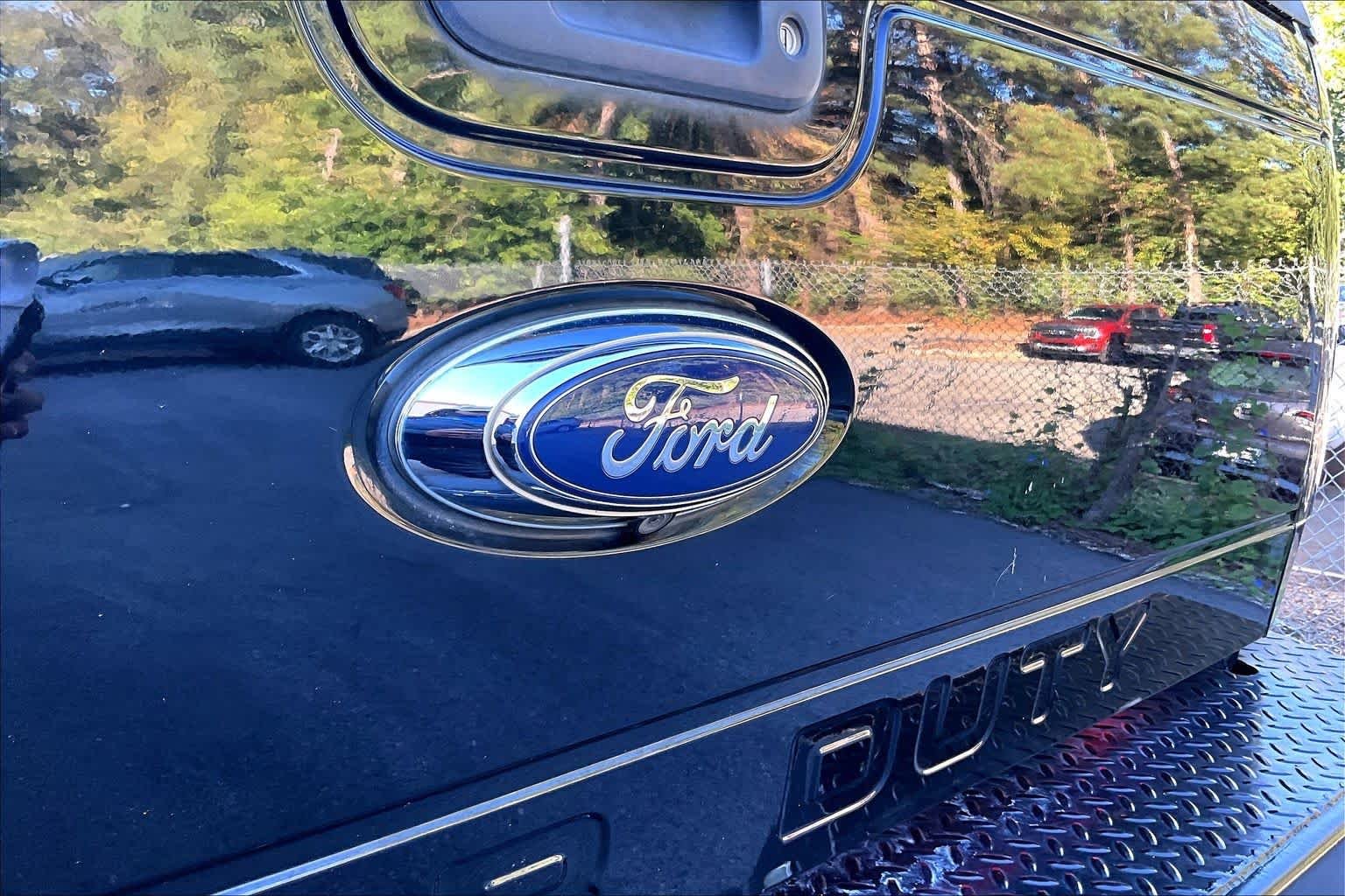 Used 2016 Shadow Black Ford Lariat image 30