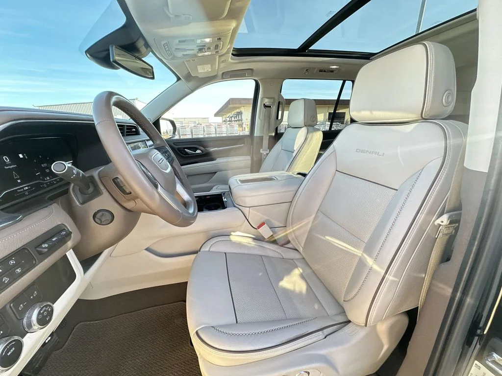2023 GMC Yukon Denali - Photo 21