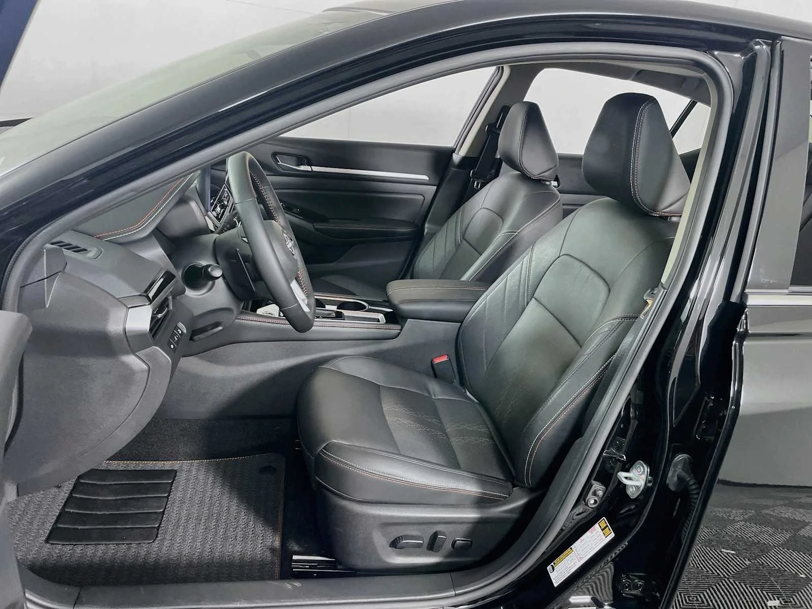 Certified Used 2025 Super Black Nissan SR image 18