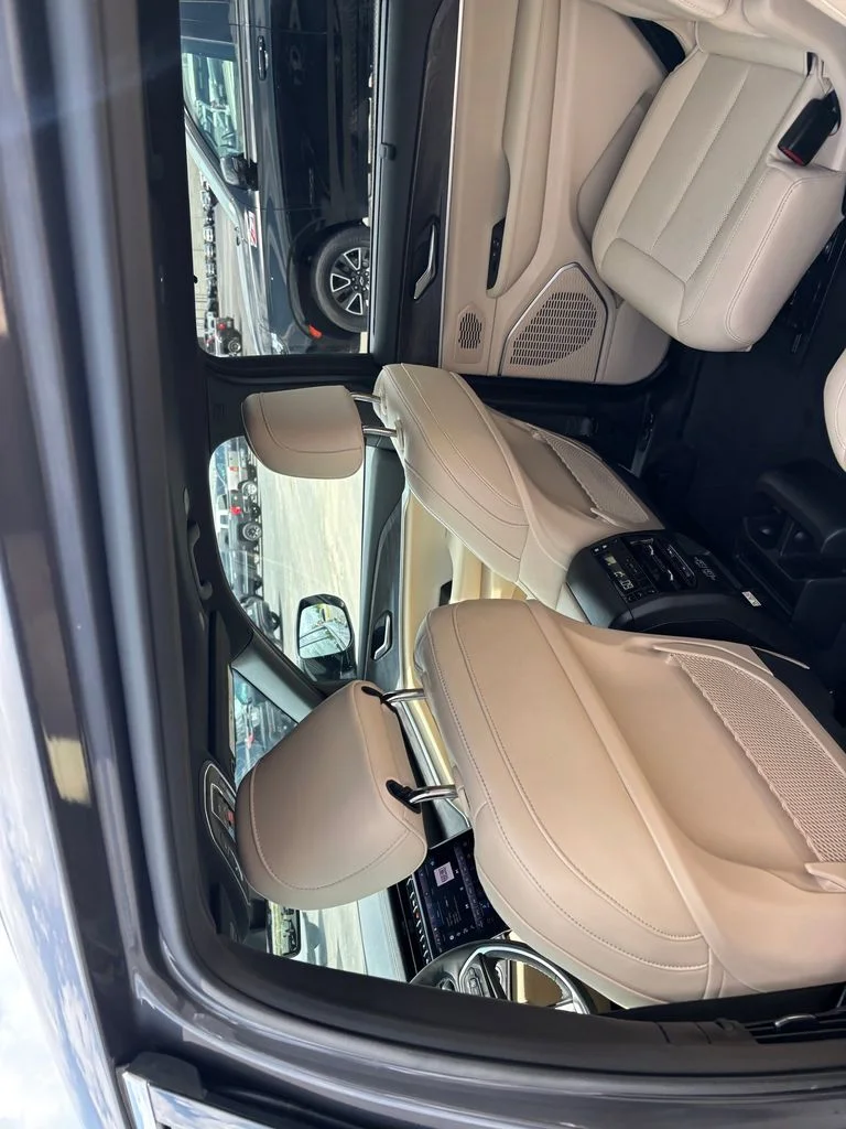 Used 2025 Gray Jeep Limited image 25