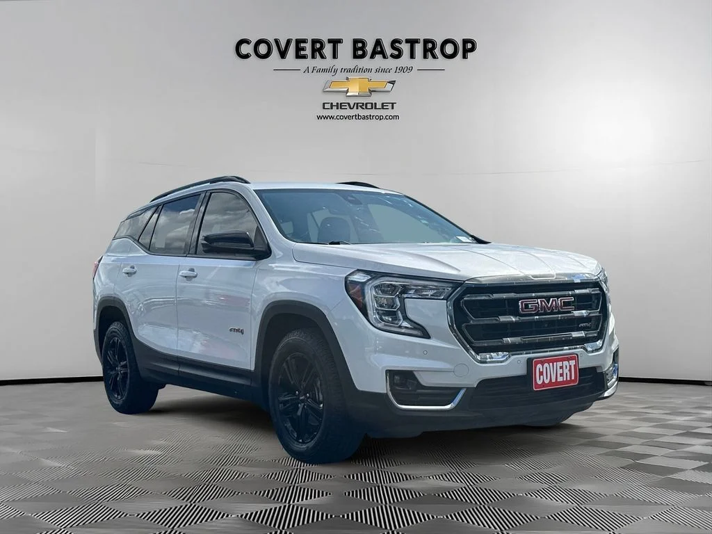 Used 2024 White GMC AT4 image 9