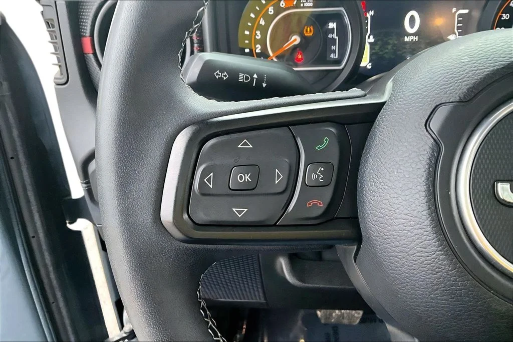 2025 Jeep Wrangler 4-Door Rubicon - Photo 17