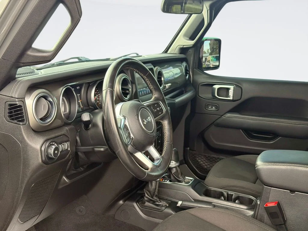 Used 2019 Gray Jeep Unlimited Sahara image 16