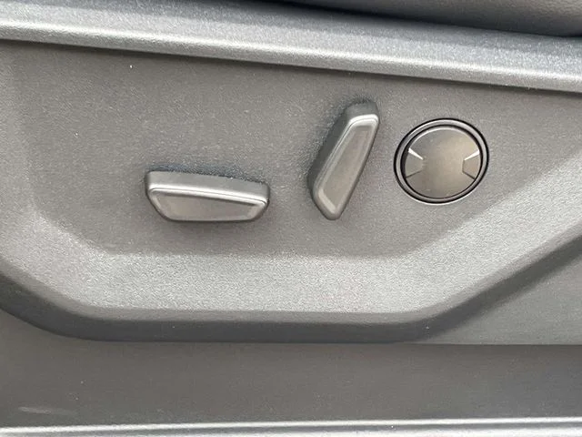 New 2026 Oxford White Ford Lariat® image 17