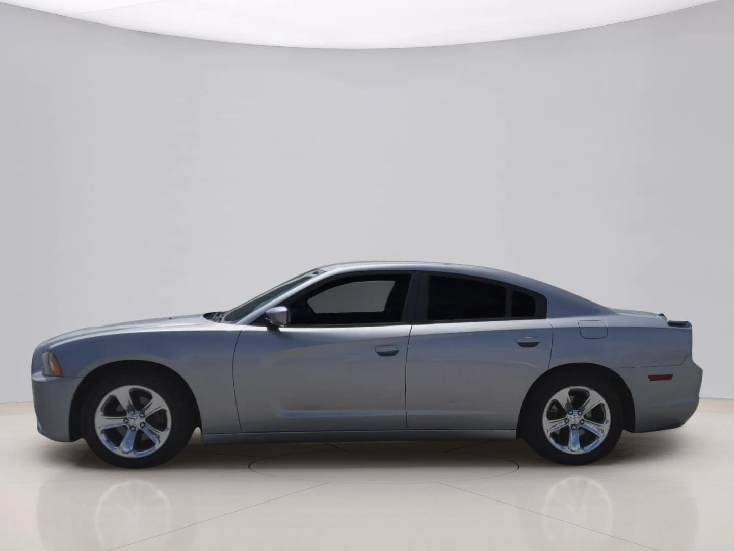Used 2013 Silver Dodge SE image 8