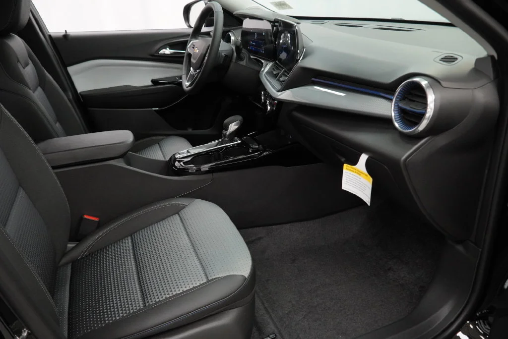 New 2026 Mosaic Black Metallic Chevrolet LT image 29