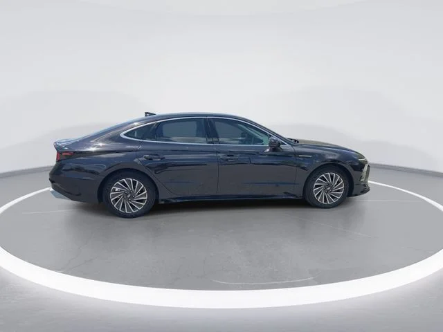 Used 2025 Blue Hyundai SEL image 9