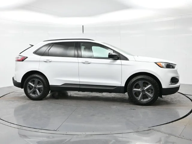 Used 2024 Oxford White Ford SEL image 8