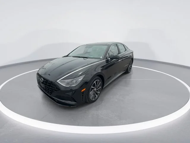 Used 2023 Blue Hyundai Limited image 4