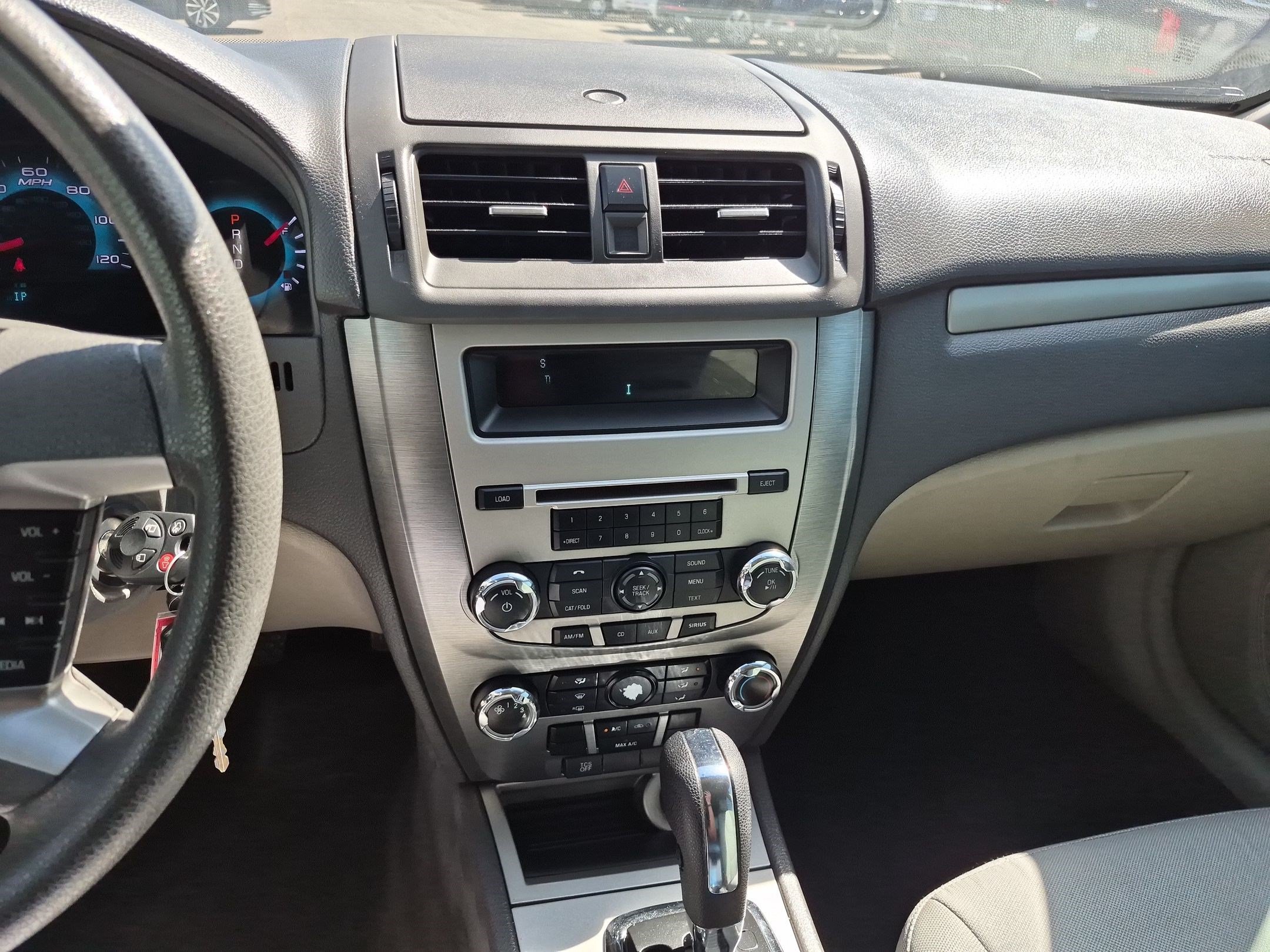 Used 2011 Sterling Gray Metallic Ford SE image 21