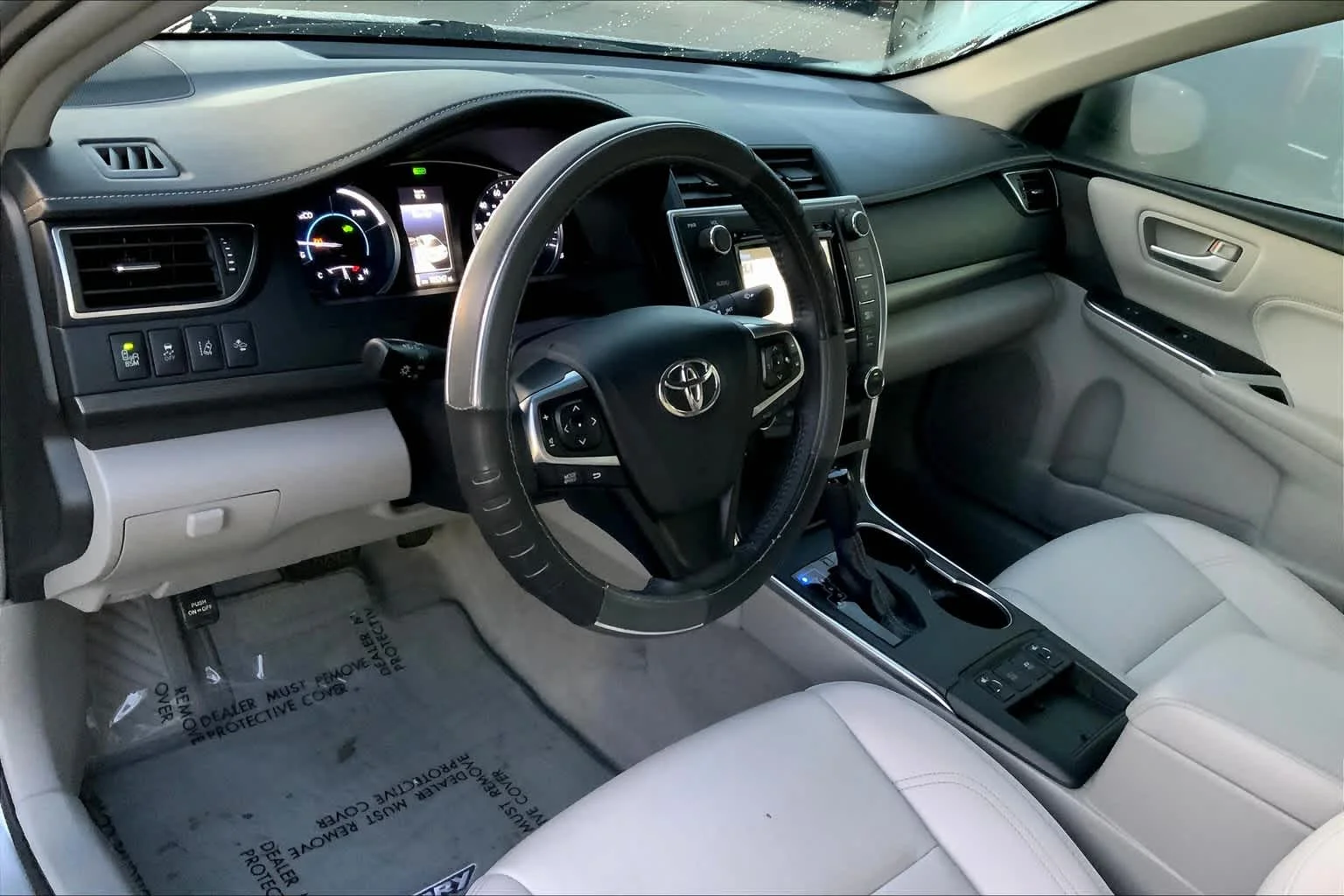Used 2017 Celestial Silver Metallic Toyota Hybrid XLE image 18