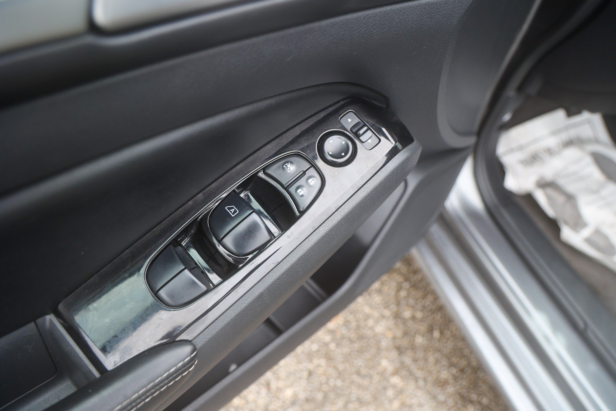 Used 2023 Gun Metallic Nissan 2.5 SV image 28