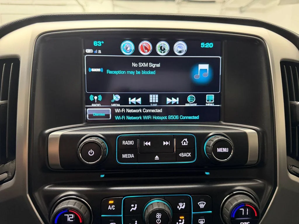 Used 2018 Summit White GMC SLE image 18