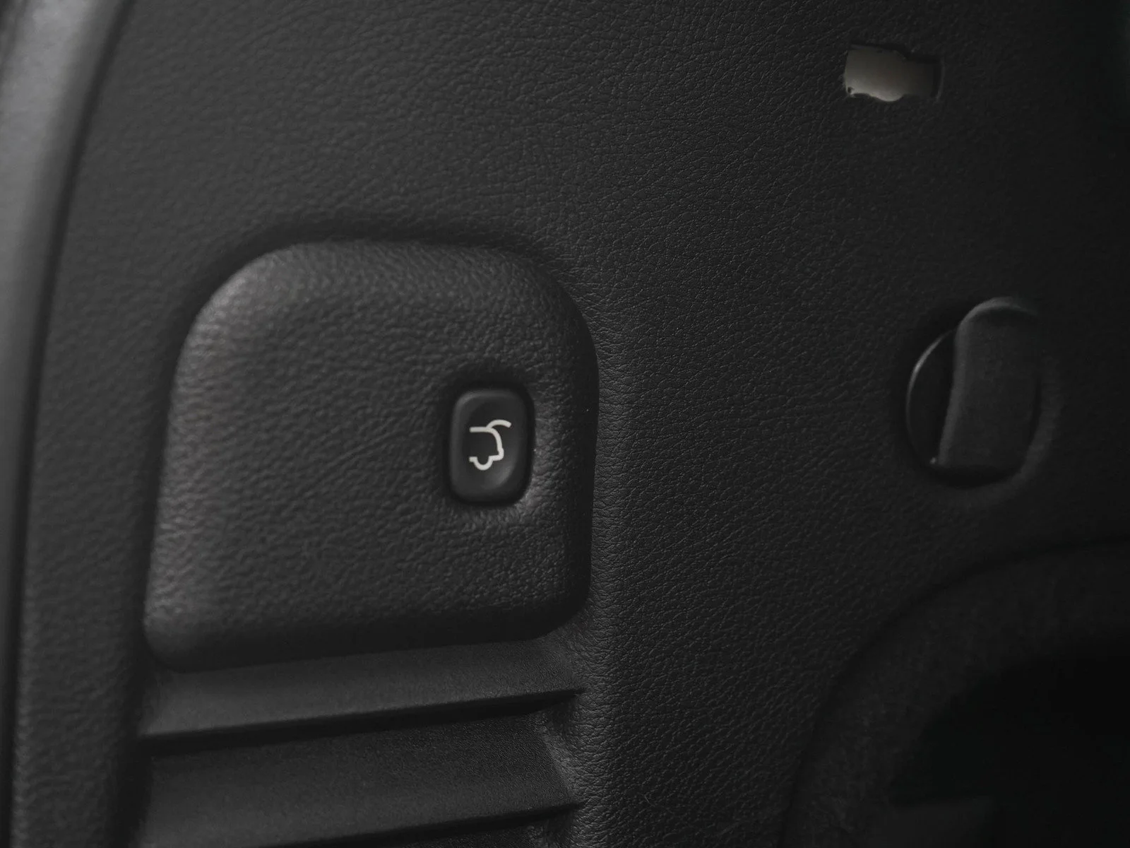Used 2015 Brilliant Black Crystal Pearlcoat Jeep Limited image 14