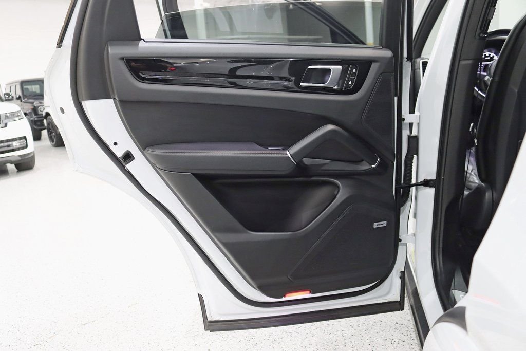 2022 Porsche Cayenne Platinum Edition - Photo 37