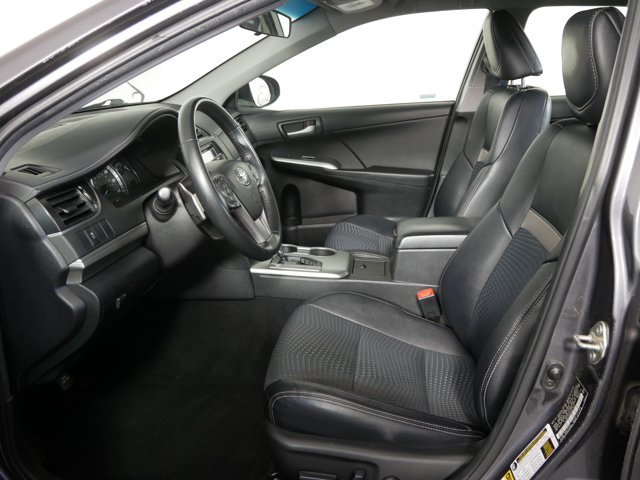 Used 2014 Magnetic Gray Metallic Toyota SE image 9
