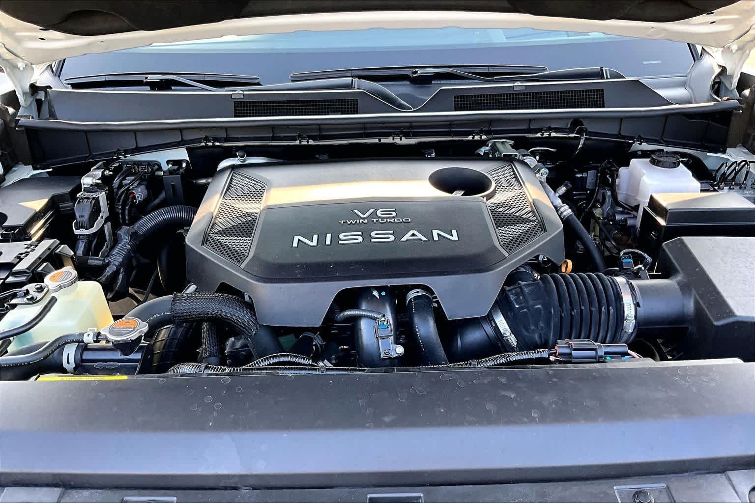 Used 2025 Everest White Pearl Tricoat Nissan Platinum Reserve image 30